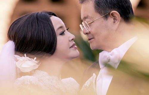 luu hieu khanh mot minh lo dien sau ket hon - 6