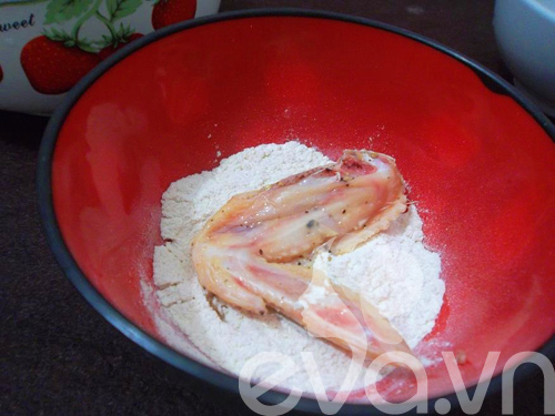 Đậm đà cánh gà chiên nước mắm - 4