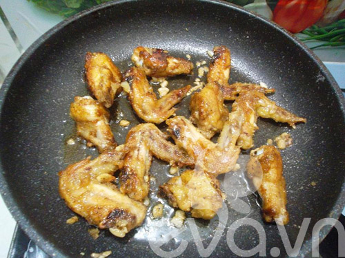 Đậm đà cánh gà chiên nước mắm - 7