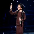 Làm mẹ - Mỹ Chi cuốn hút cùng LK Sa Mưa Giông