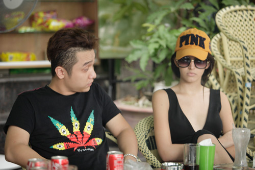 Andrea lạnh lùng gặp mặt Yanbi và bạn bè - 5