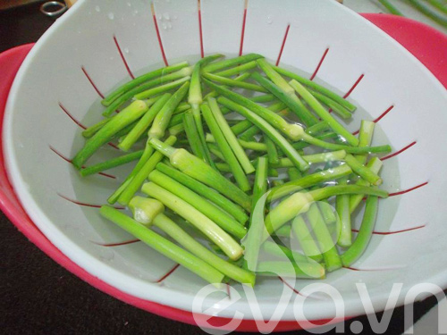 Thịt bò xào ngồng tỏi cuối tuần - 3