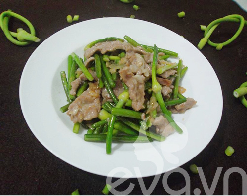 Thịt bò xào ngồng tỏi cuối tuần - 9