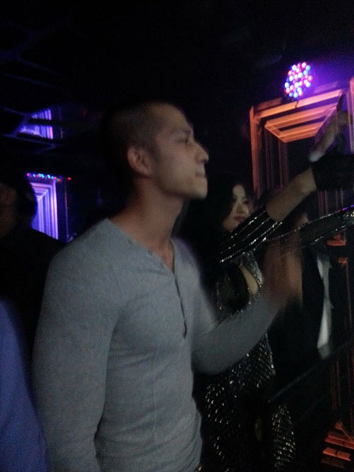 cac trai dep 'xoa het minh' trong bar sai gon - 9