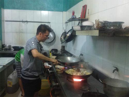 dam vinh hung tro tai lam dau bep - 1