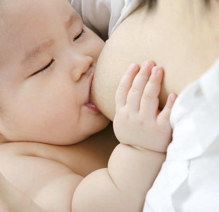 Học cách cho con bú đúng chuẩn