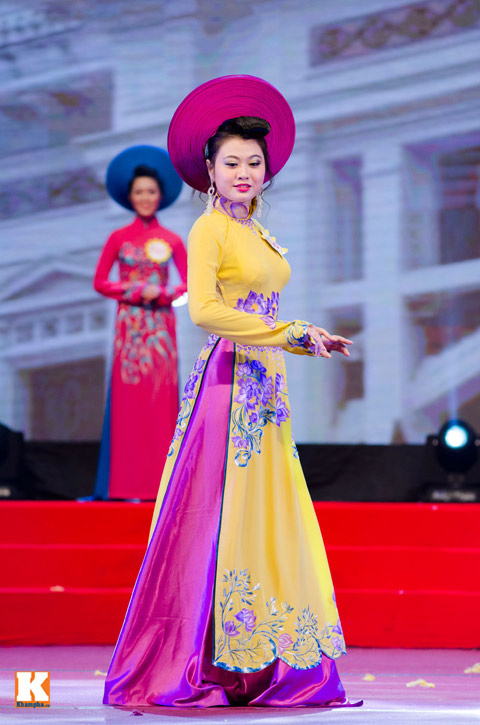 lo thi huong tram dang quang "nu hoang trang suc 2013" - 2