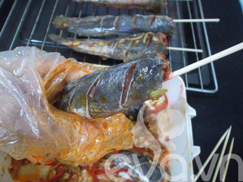 Cá trê nướng sa tế ngày mưa - 5