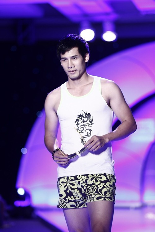 truong thi may lam vedette truoc ngay di thi mu 2013 - 10