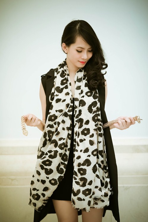 4 cach phoi khan lua cung blazer - 12