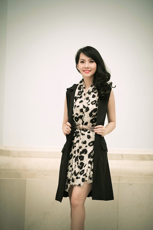 4 cach phoi khan lua cung blazer - 13