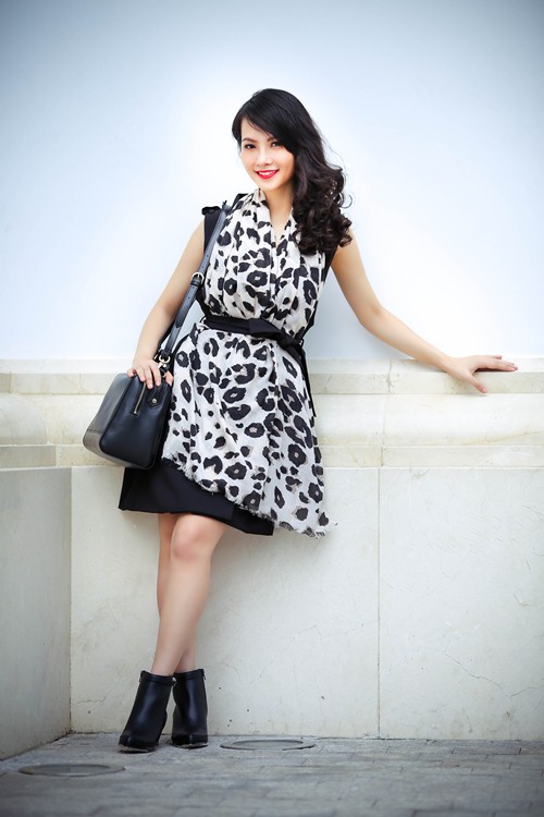 4 cach phoi khan lua cung blazer - 6