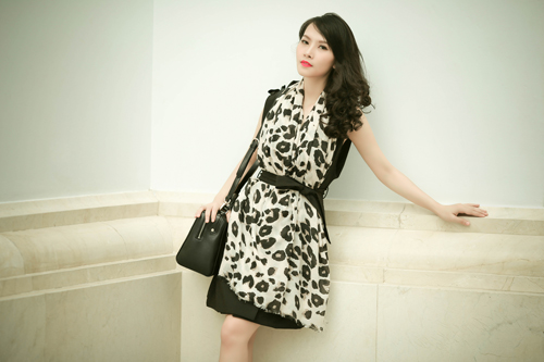 4 cach phoi khan lua cung blazer - 9