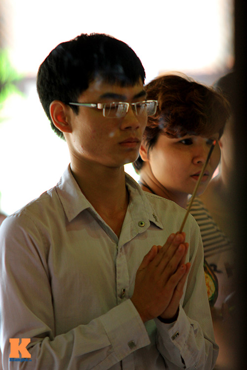 si tu chen chan cau may o van mieu - 7