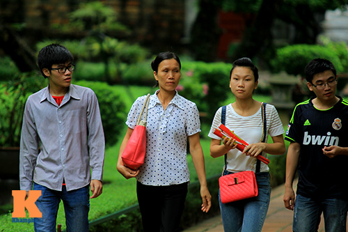 si tu chen chan cau may o van mieu - 2