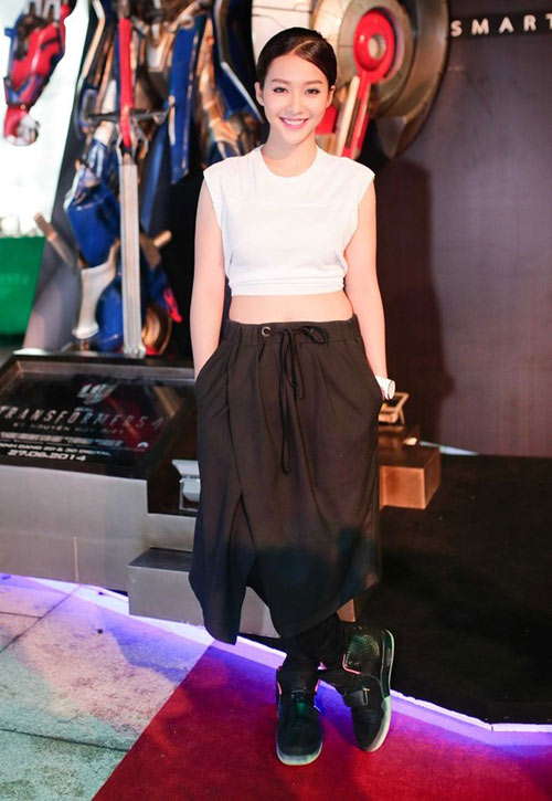 kha ngan lo chan tay tho vi chon sai trang phuc - 3