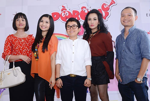 phuong uyen mat dien thoai khi lam giam khao - 2