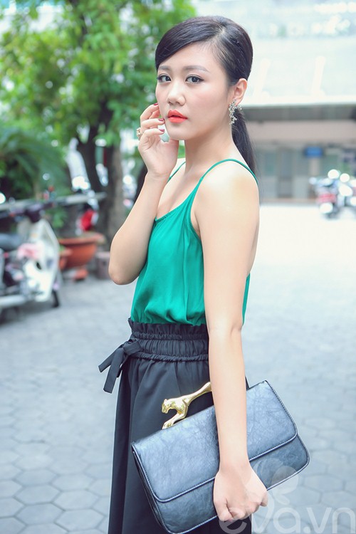 van mai huong sanh dieu voi ao hai day ra pho - 8
