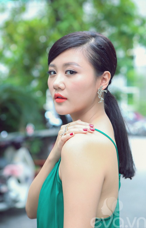 van mai huong sanh dieu voi ao hai day ra pho - 9