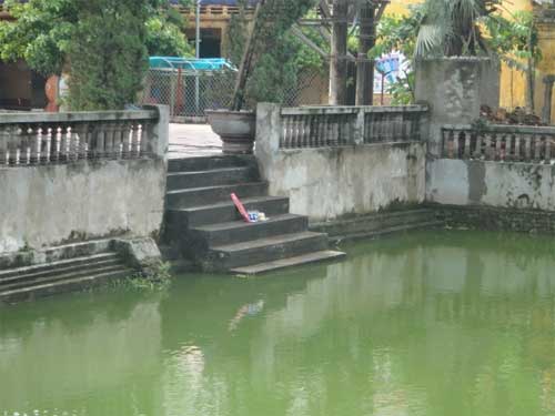 be 3 tuoi chet duoi trong gio hoc - 2