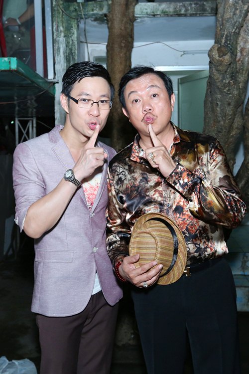 khanh ngoc sexy ben canh mc anh quan - 9