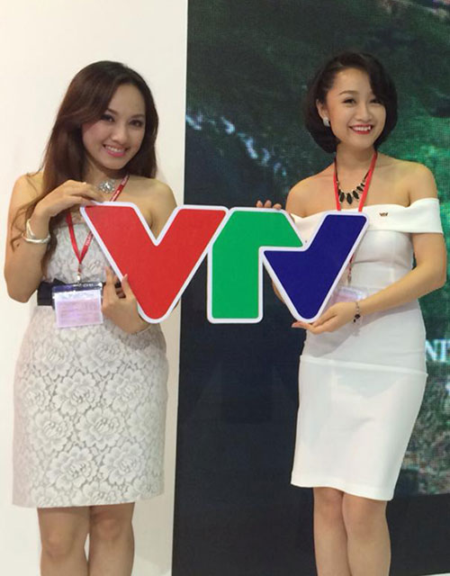 cuoc song hanh phuc cua 3 mc thoi su xinh dep - 12