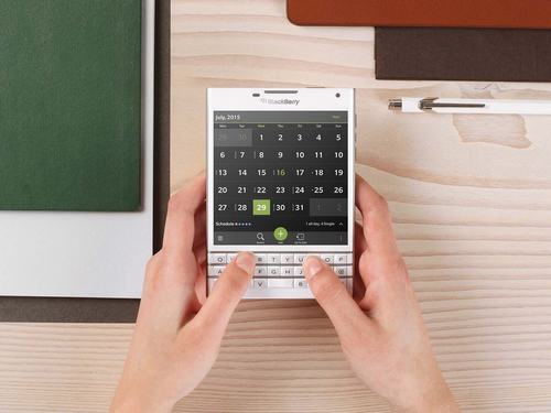 blackberry xac nhan passport phien ban trang ngoc trai - 1