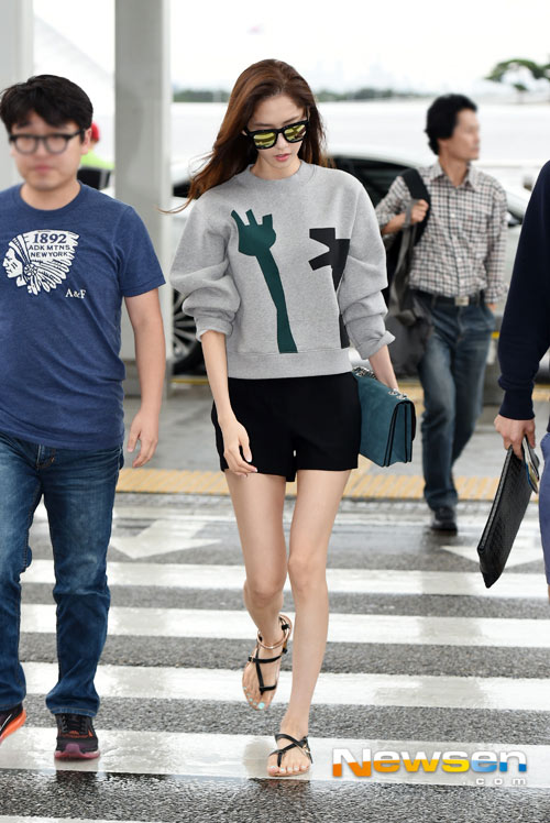 yoona (snsd) lo chan khang khiu dang so - 7