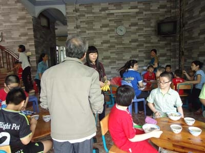 bang hoang nhung bao mau day tre tu ky bang bao luc - 1