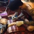 Làm mẹ - Sự thật clip bố dẫn con 4 tuổi đi xăm gây phẫn nộ