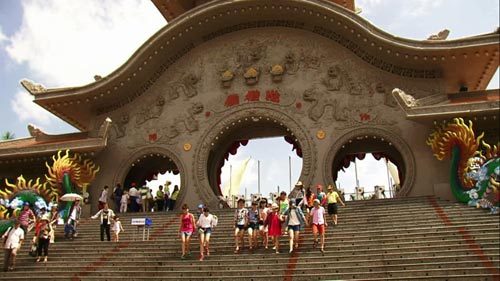 cam ly dua thi sinh ghvn di suoi tien - 1