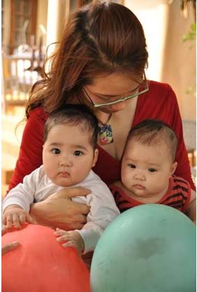 hinh anh truoc khi 'mat tich' cua 11 chau be tai chua bo de - 11