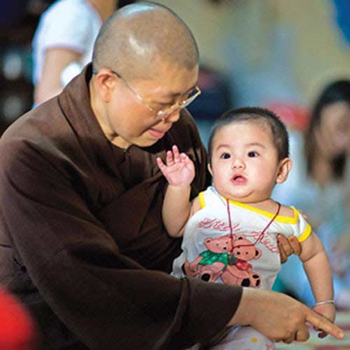 hinh anh truoc khi 'mat tich' cua 11 chau be tai chua bo de - 2