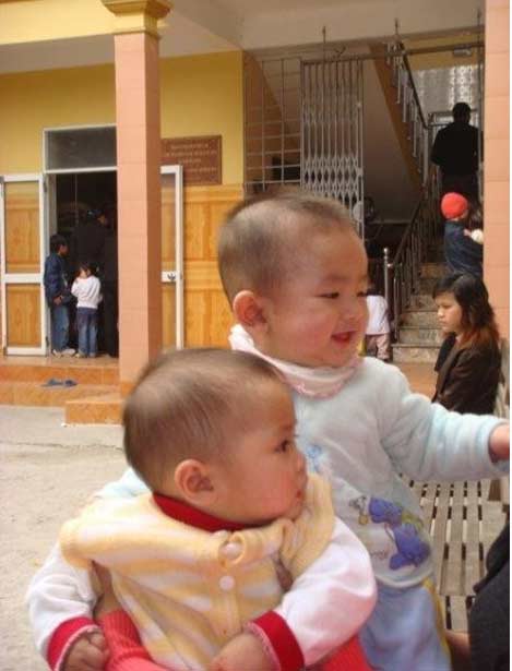 hinh anh truoc khi 'mat tich' cua 11 chau be tai chua bo de - 3