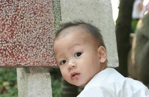 hinh anh truoc khi 'mat tich' cua 11 chau be tai chua bo de - 9