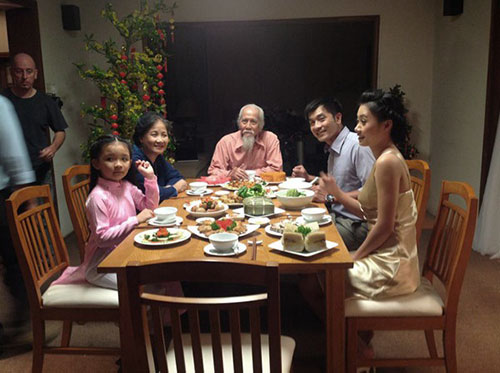 chuyen chua biet ve tre em viet di quay quang cao - 4