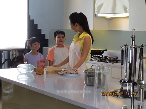 chuyen chua biet ve tre em viet di quay quang cao - 15