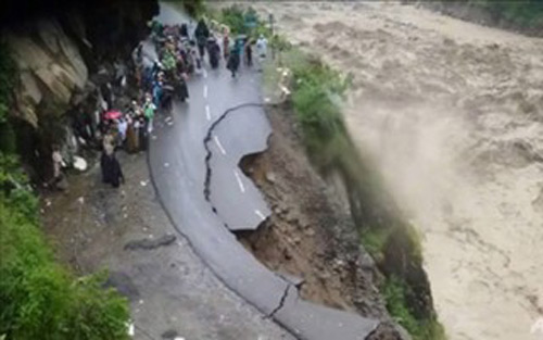 an do: lu cuon phang hang tram ngoi nha, 109 nguoi chet - 1