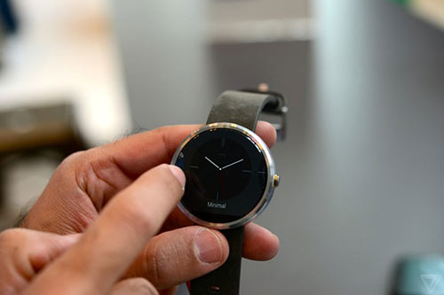 anh thuc te moto 360 - smartwatch dep nhat the gioi - 2