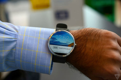 anh thuc te moto 360 - smartwatch dep nhat the gioi - 3
