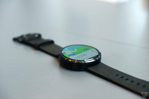 anh thuc te moto 360 - smartwatch dep nhat the gioi - 8