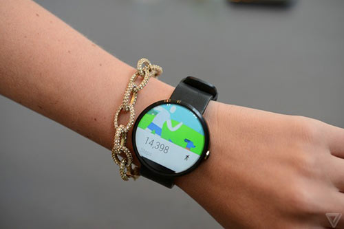 anh thuc te moto 360 - smartwatch dep nhat the gioi - 9