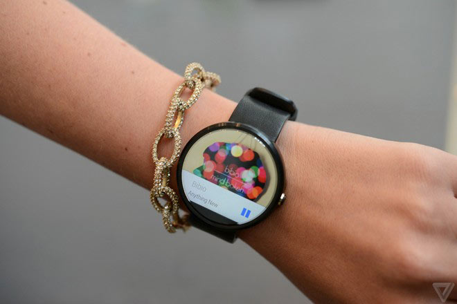 anh thuc te moto 360 - smartwatch dep nhat the gioi - 10