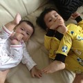 Làm mẹ - Ngắm cặp anh em đẹp như tranh nhà Vân Ốc