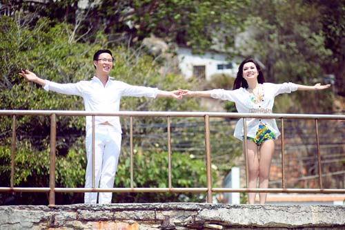 mc anh quan va kavie tran nong nan tren bien vang - 7