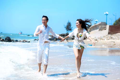 mc anh quan va kavie tran nong nan tren bien vang - 6