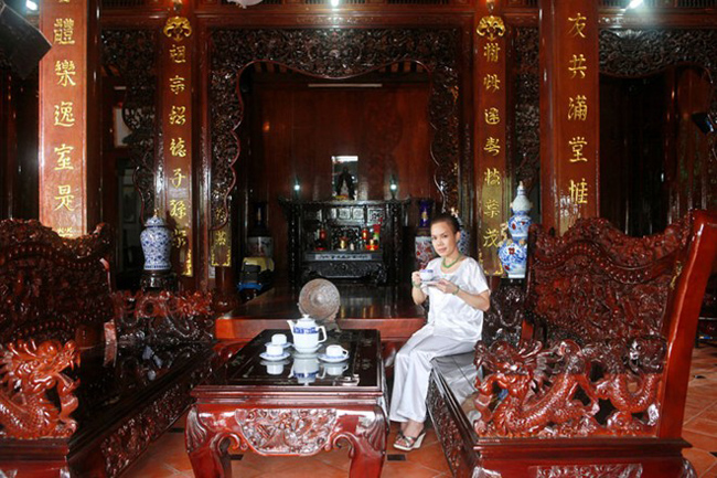 Biệt thự cổ kính, hoành tráng của Việt Hương, Chí Tài