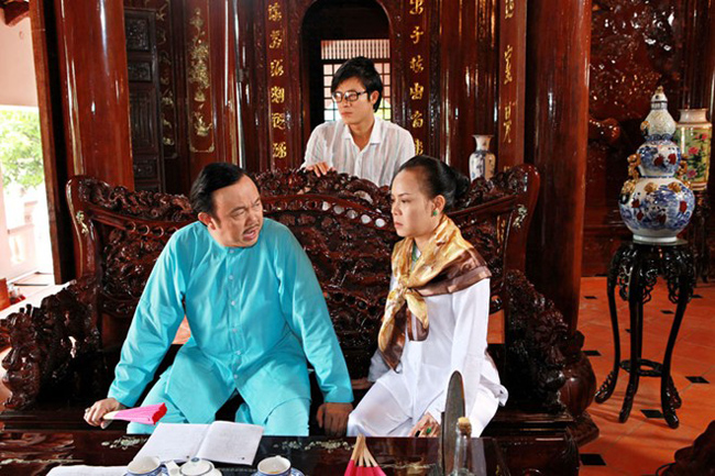 Biệt thự cổ kính, hoành tráng của Việt Hương, Chí Tài