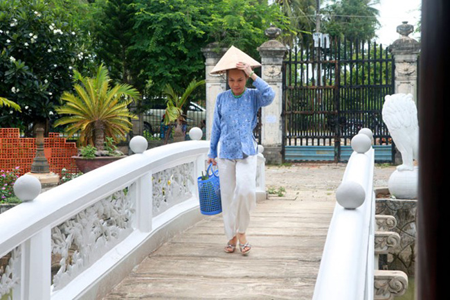 Biệt thự cổ kính, hoành tráng của Việt Hương, Chí Tài