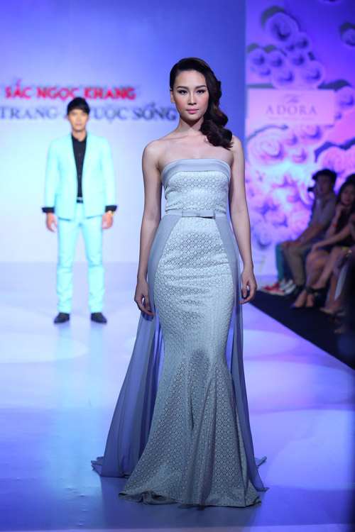 dan nguoi mau khoe duong cong chu s tuyet dep - 13